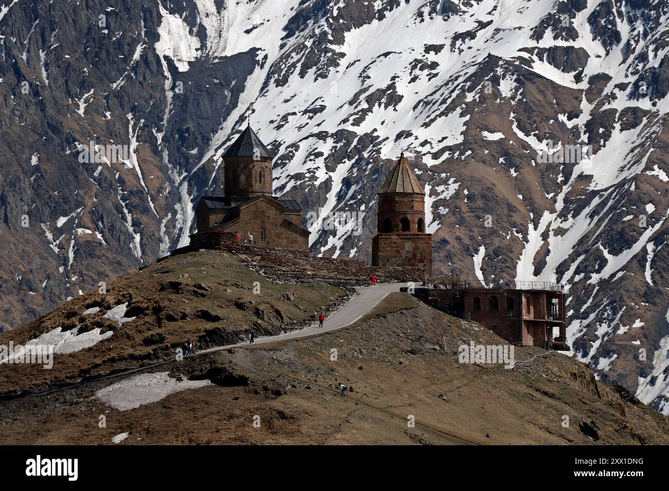 Gergeti Trinity Church (Tsminda Sameba), Heilige Dreifaltigkeitskirche in der Nähe des Dorfes Gergeti in Georgien, unter dem Berg Kazbegi Stepantsminda Stockfoto