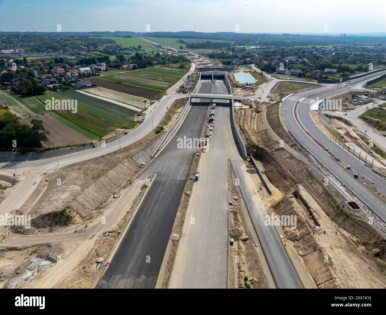 Tunnel und Viadukt im nördlichen Teil der Umgehungsstraße um Krakau werden in der Nähe der Zielonki-Kreuzung an der S52 gebaut, um die A4 mit S zu verbinden Stockfoto