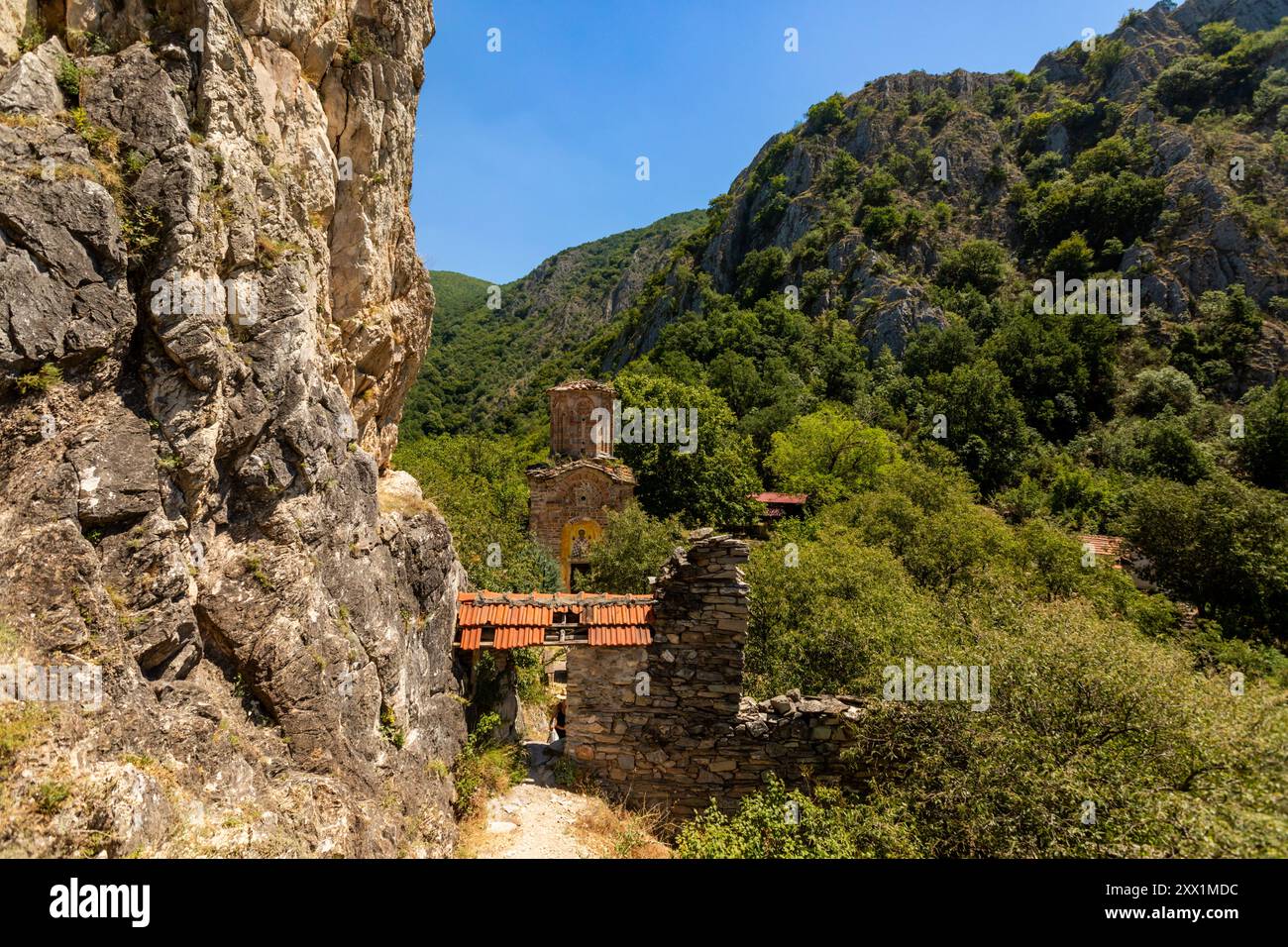 Ruinen vor dem Kloster Sisevo, Mazedonien, Europa Stockfoto