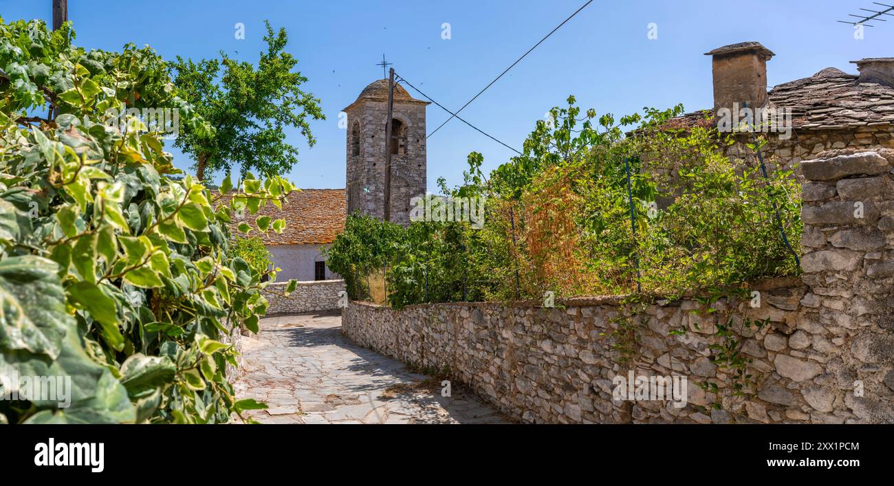 Blick auf die Kirche Agia Paraskevi in Theologos, Theologos, Thassos, Ägäis, griechische Inseln, Griechenland, Europa Stockfoto