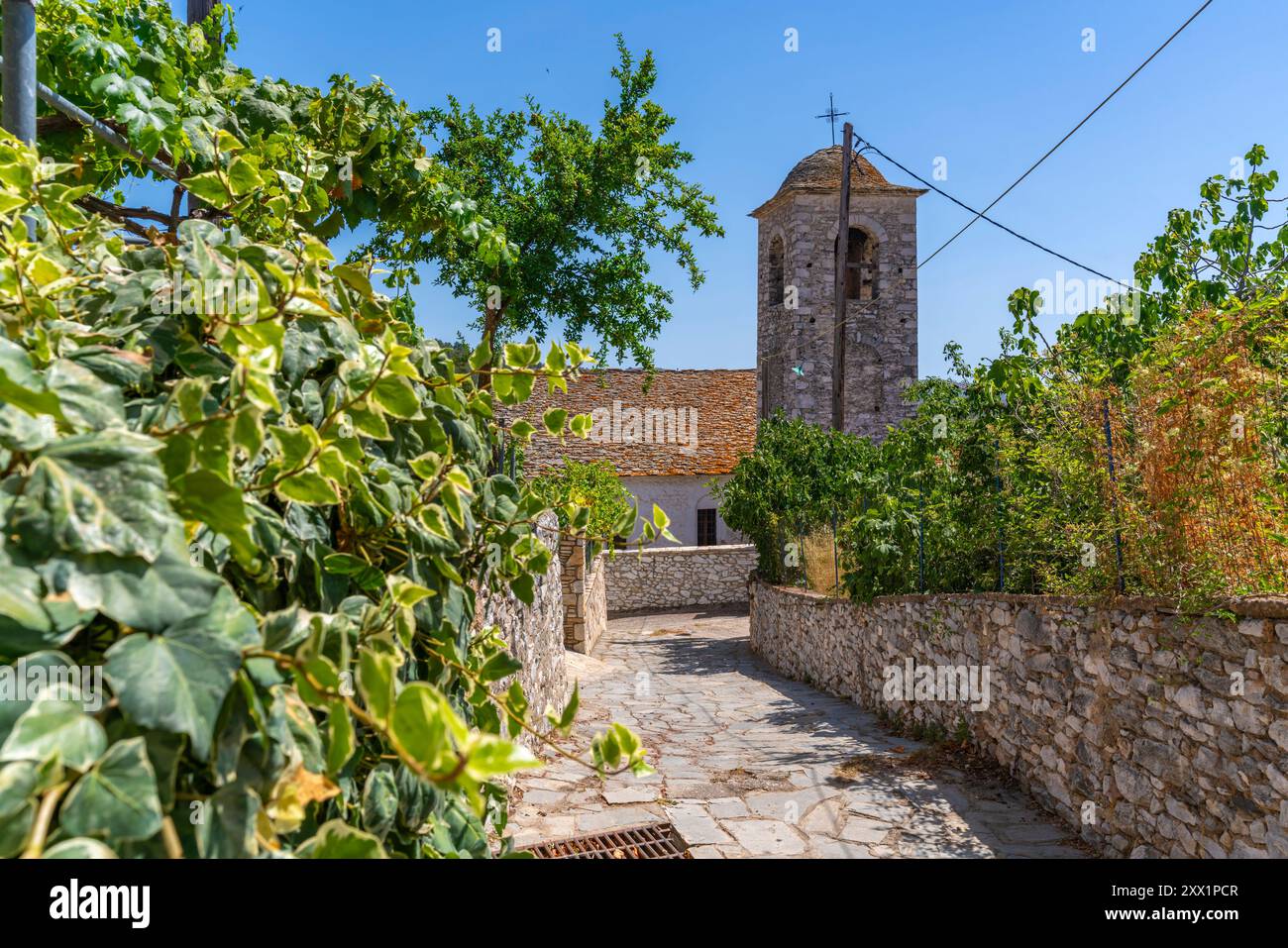 Blick auf die Kirche Agia Paraskevi in Theologos, Theologos, Thassos, Ägäis, griechische Inseln, Griechenland, Europa Stockfoto