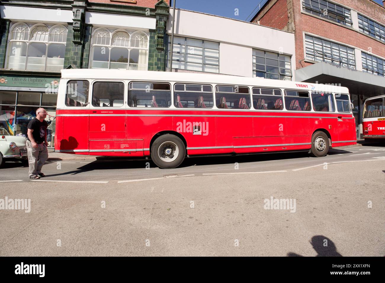 Klassischer britischer Bus im Ruhestand Stockfoto