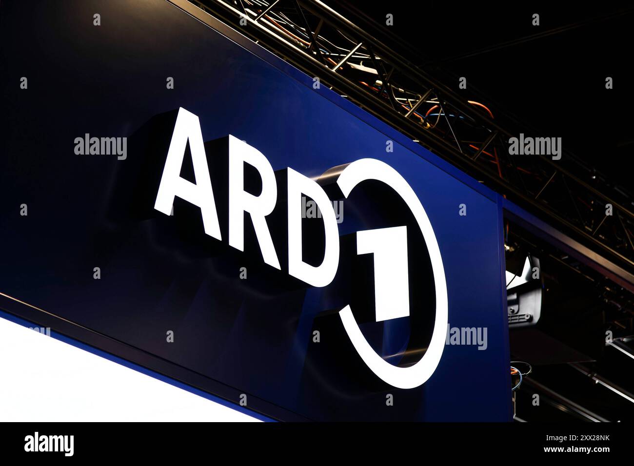 21.08.2024, Spielemesse gamescom in Köln. Logo am Stand von ARD. 21.08.2024, Spielemesse gamescom in Köln 21.08.2024, Spielemesse gamescom in Köln *** 21 08 2024, Games fair gamescom in Köln Logo am ARD Stand 21 08 2024, Games fair gamescom in Köln 21 08 2024, Games fair gamescom in Köln Stockfoto