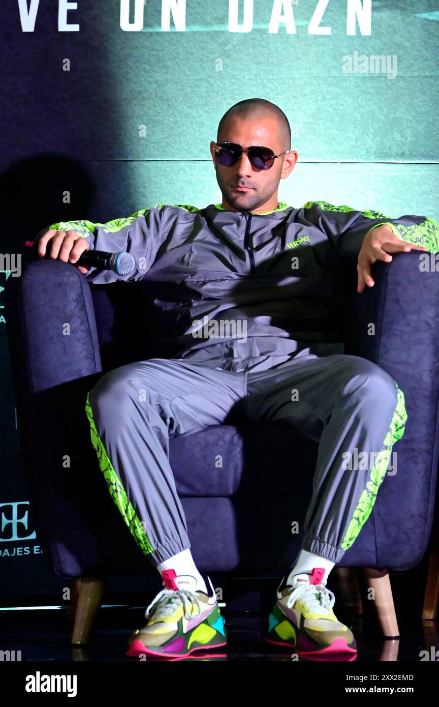 Mexiko-Stadt, Mexiko. August 2024. Boxer John Gotti III. Sprach während einer Pressekonferenz vor dem Kampf von Floyd Mayweather Jr gegen John Gotti III. Am 21. August 2024 in Mexiko-Stadt. (Foto: Carlos Tischler/ Credit: Eyepix Group/Alamy Live News Stockfoto