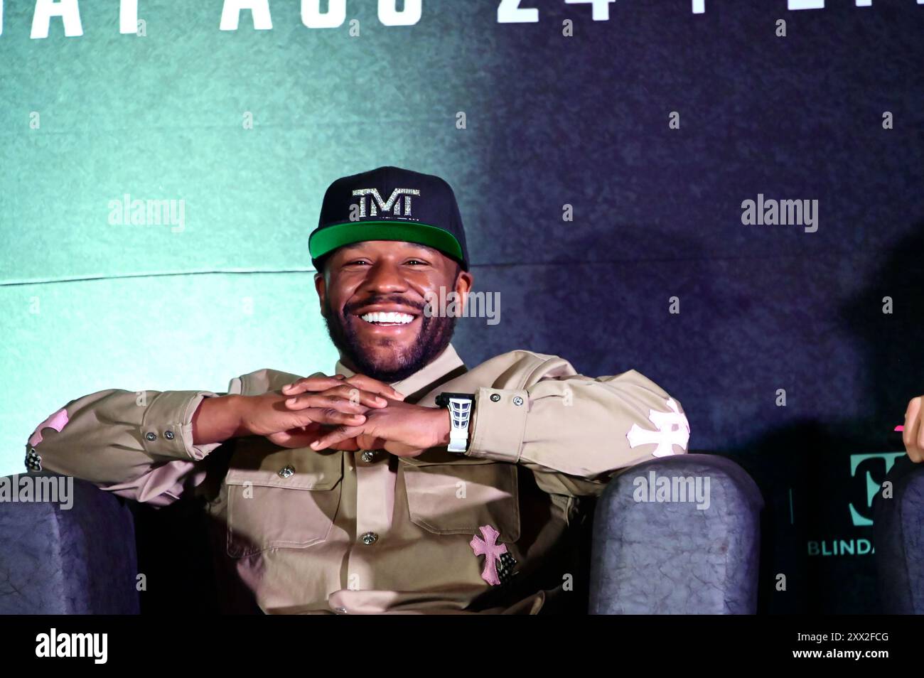 Mexiko-Stadt, Mexiko. August 2024. Boxer Floyd Mayweather Jr. sprach während einer Pressekonferenz vor dem Kampf gegen John Gotti III. Floyd Mayweather Jr. Am 21. August 2024 in Mexiko-Stadt. (Foto: Carlos Tischler/Eyepix Group/SIPA USA) Credit: SIPA USA/Alamy Live News Stockfoto