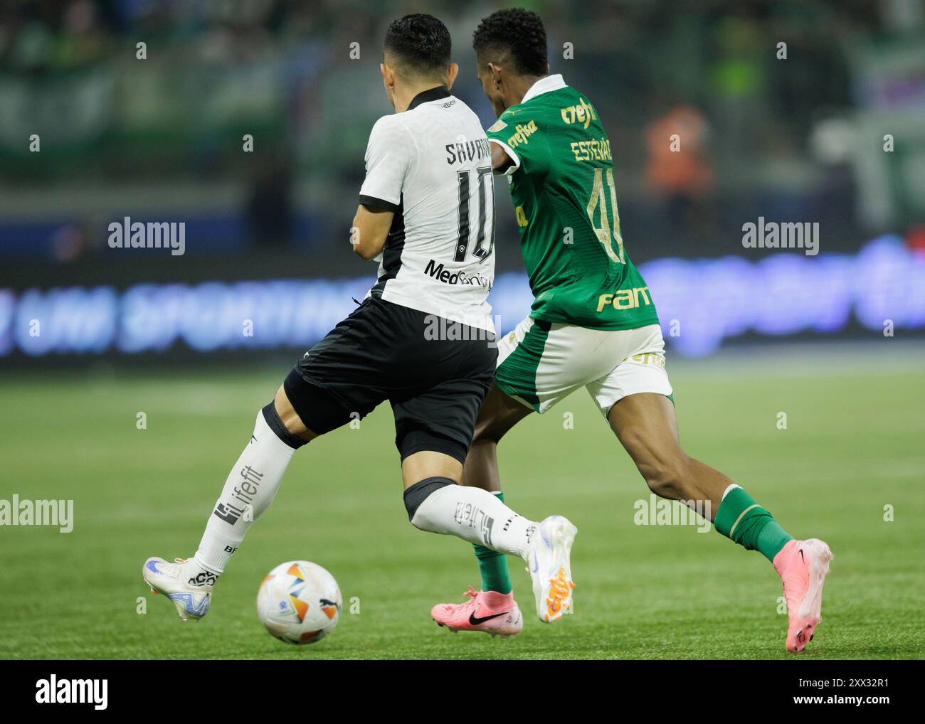 Sao Paulo, Brasilien. August 2024. Fußball - Libertadores Cup - Palmeiras gegen Botafogo - Allianz Parque Stadium. Palmeiras’s Estêvão in Action The Match Credit: Vilmar Bannach/Alamy Live News Stockfoto