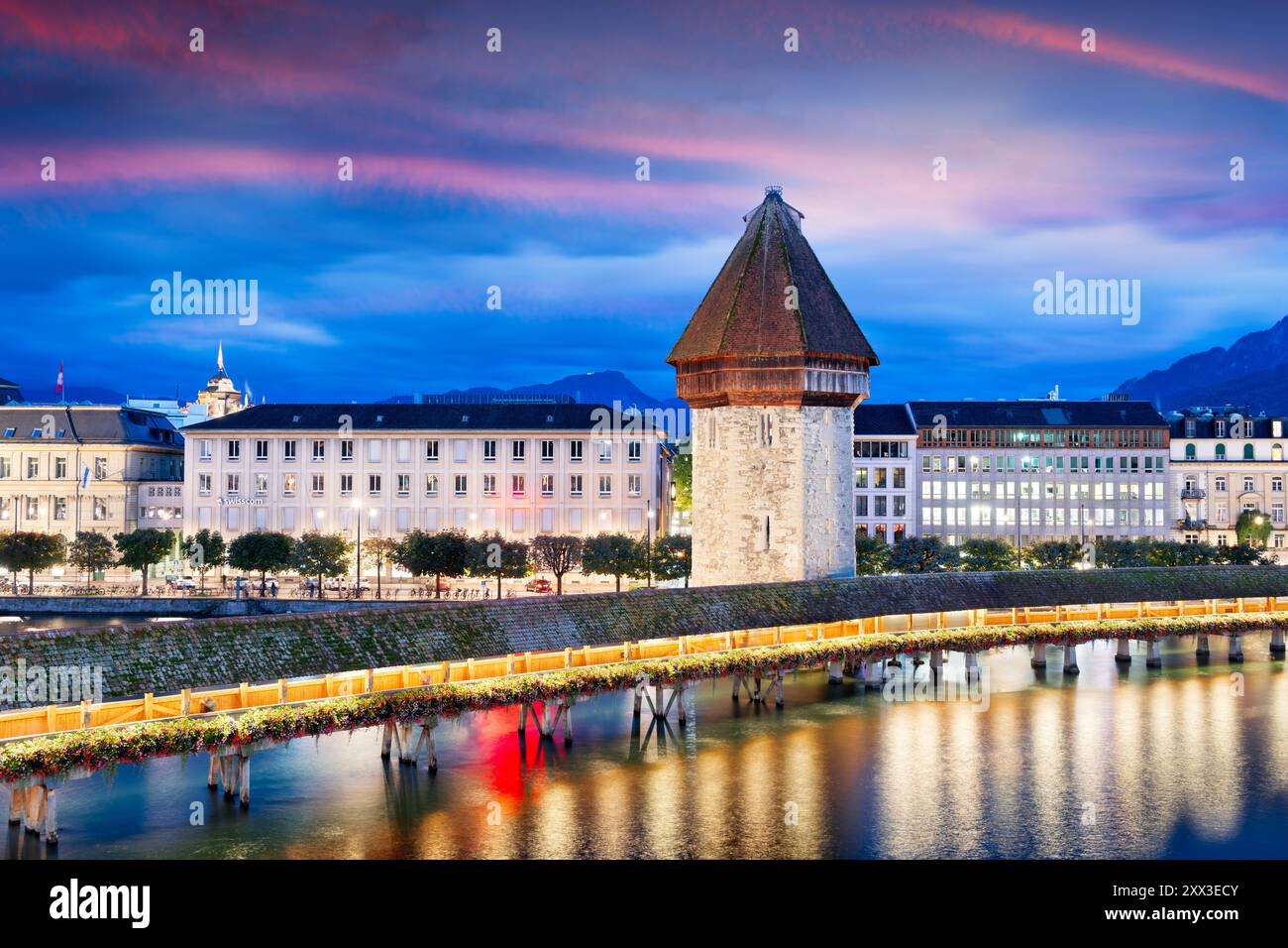 Luzern, Schweiz am Morgen auf der Ruess mit Mt. Pilatus. Stockfoto