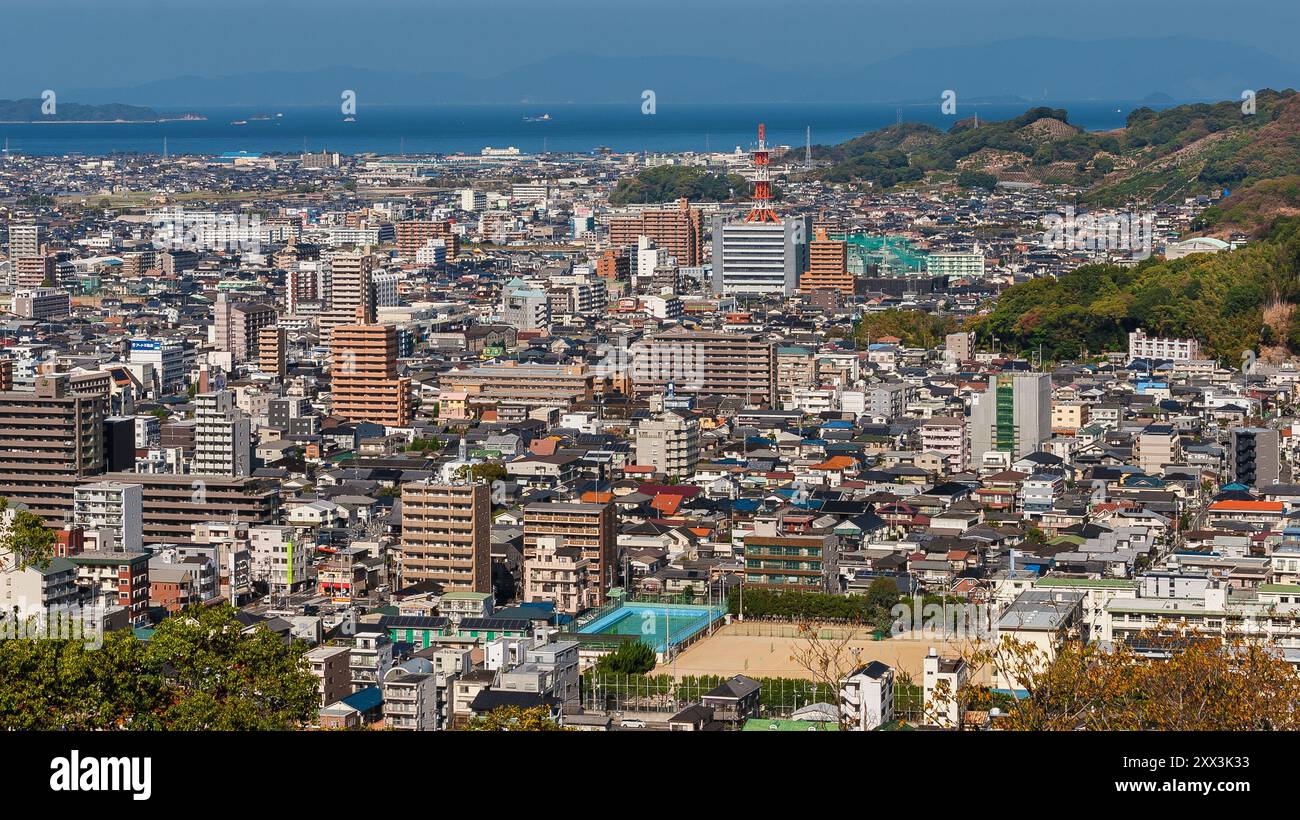 Matsuyama und Seto Inland Sea ab Katsuyama Hill Stockfoto