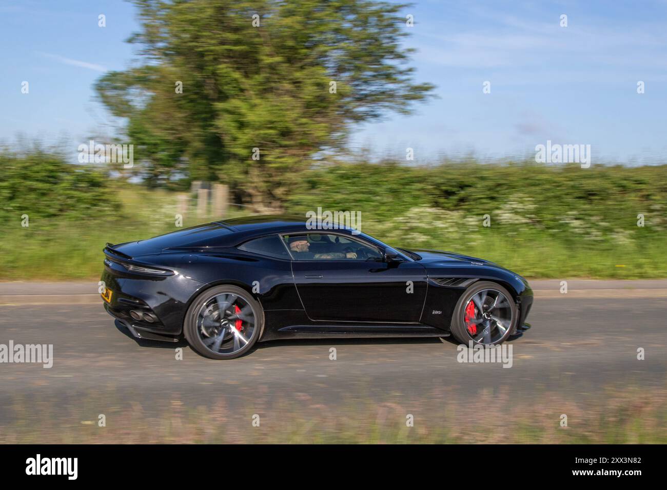 2019 Black Aston Martin DBS Superleggera V12 Auto; Autofahrer in Bolton, Großbritannien Stockfoto