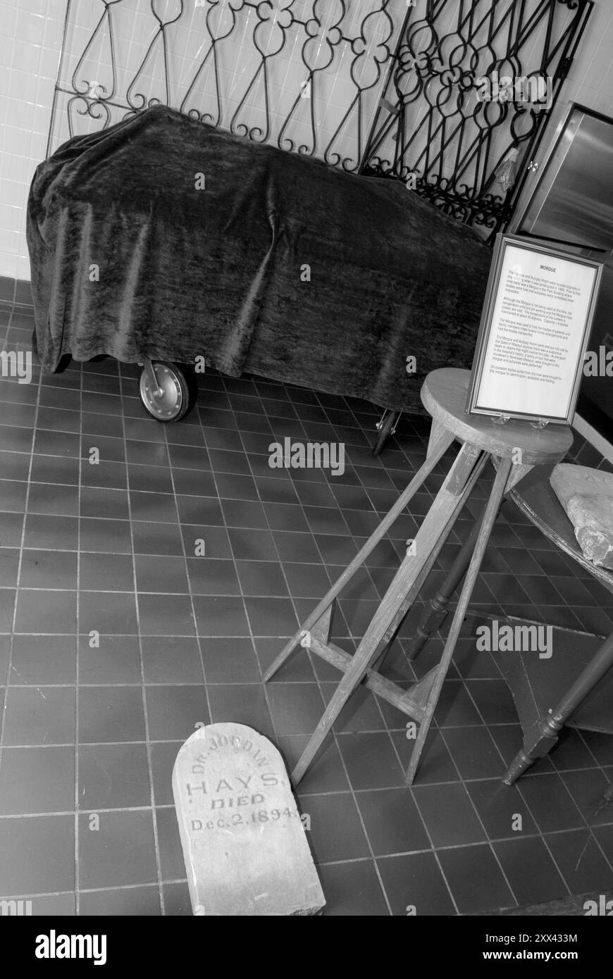 Leichenschauhaus und Autopsieraum im Glore Psychiatric Museum in St. Joseph, Missouri, USA. Stockfoto