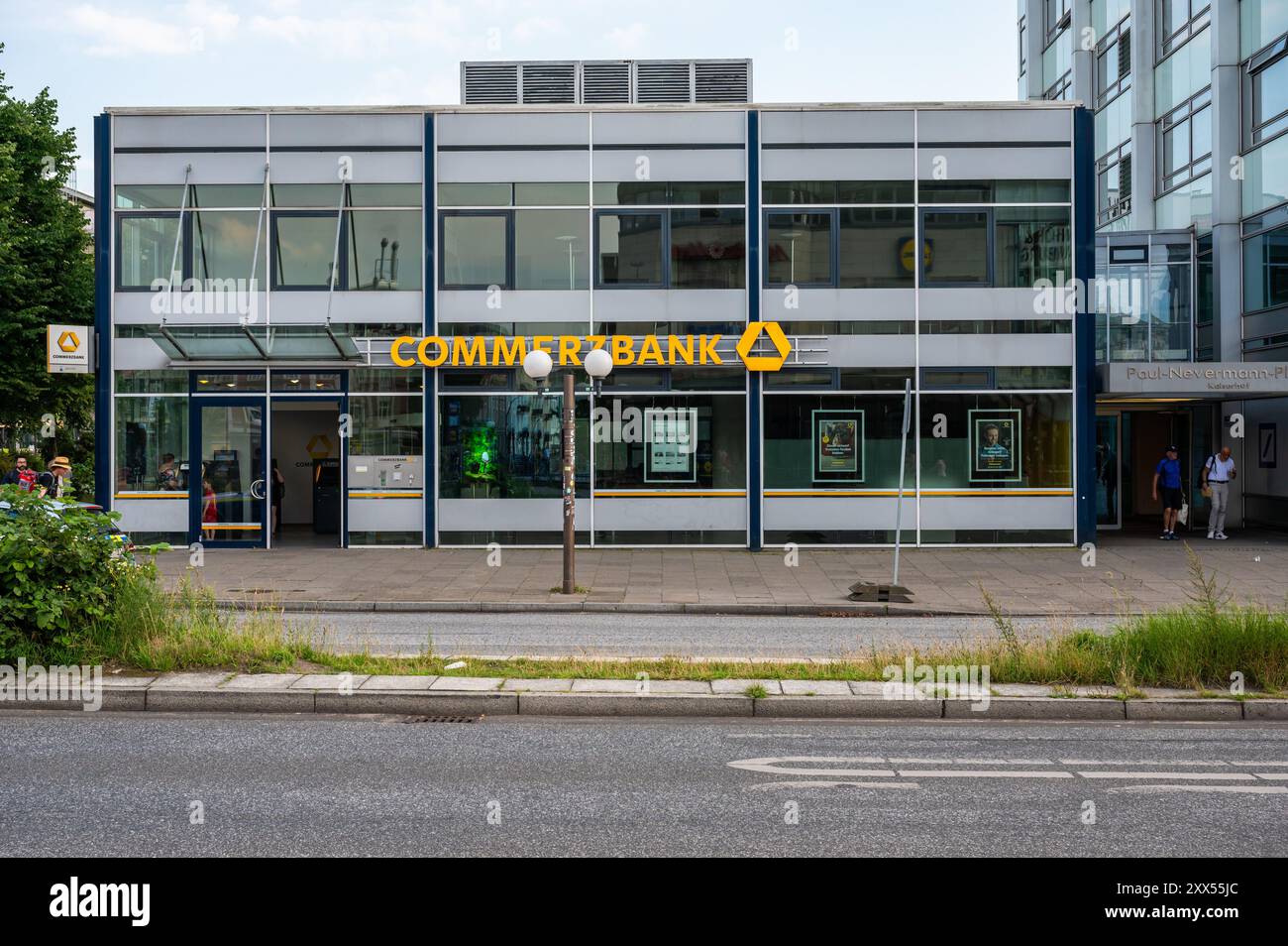 Hamburg, 19. Juli 2024 - Fassade einer Agentur der Commerzbank, einer Traditionsbank Stockfoto