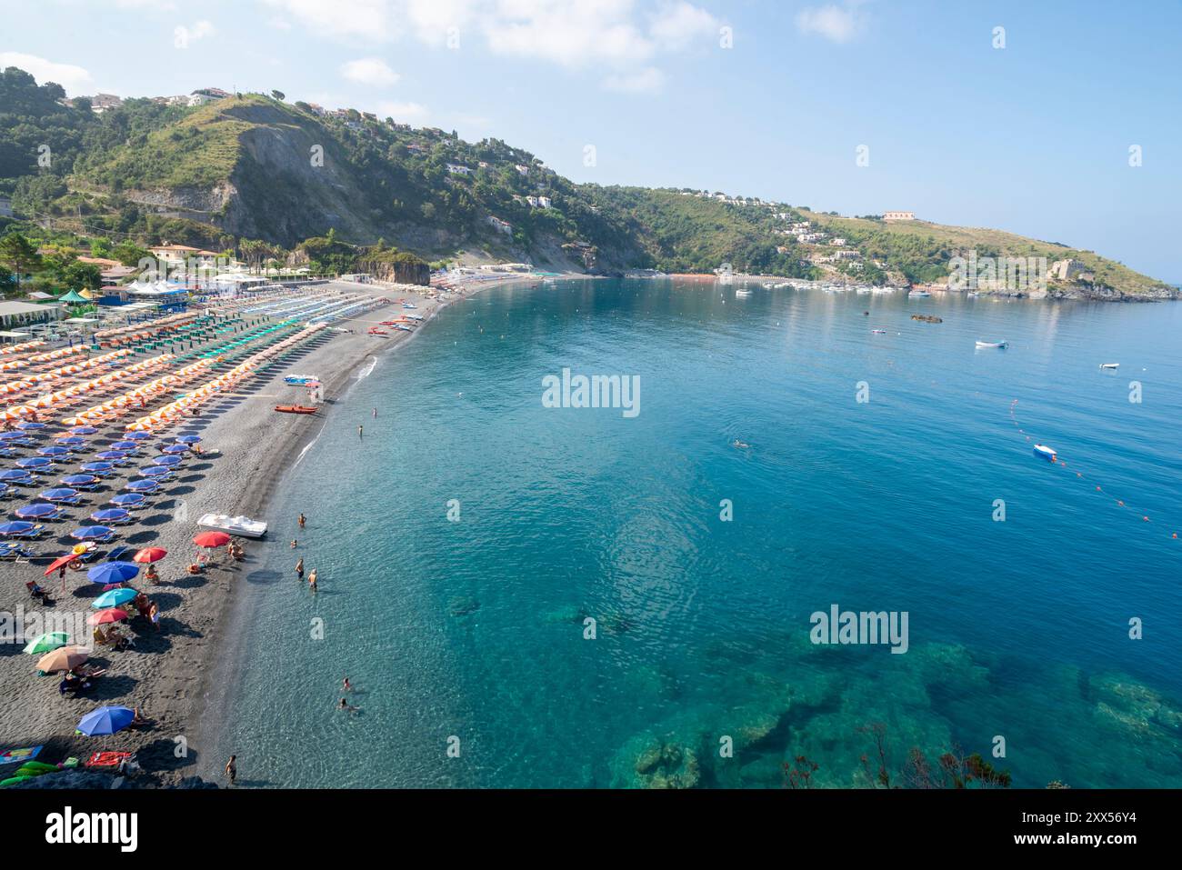 Panoramablick ao San Nicola Arcella Strand in Kalabrien, Italien Stockfoto