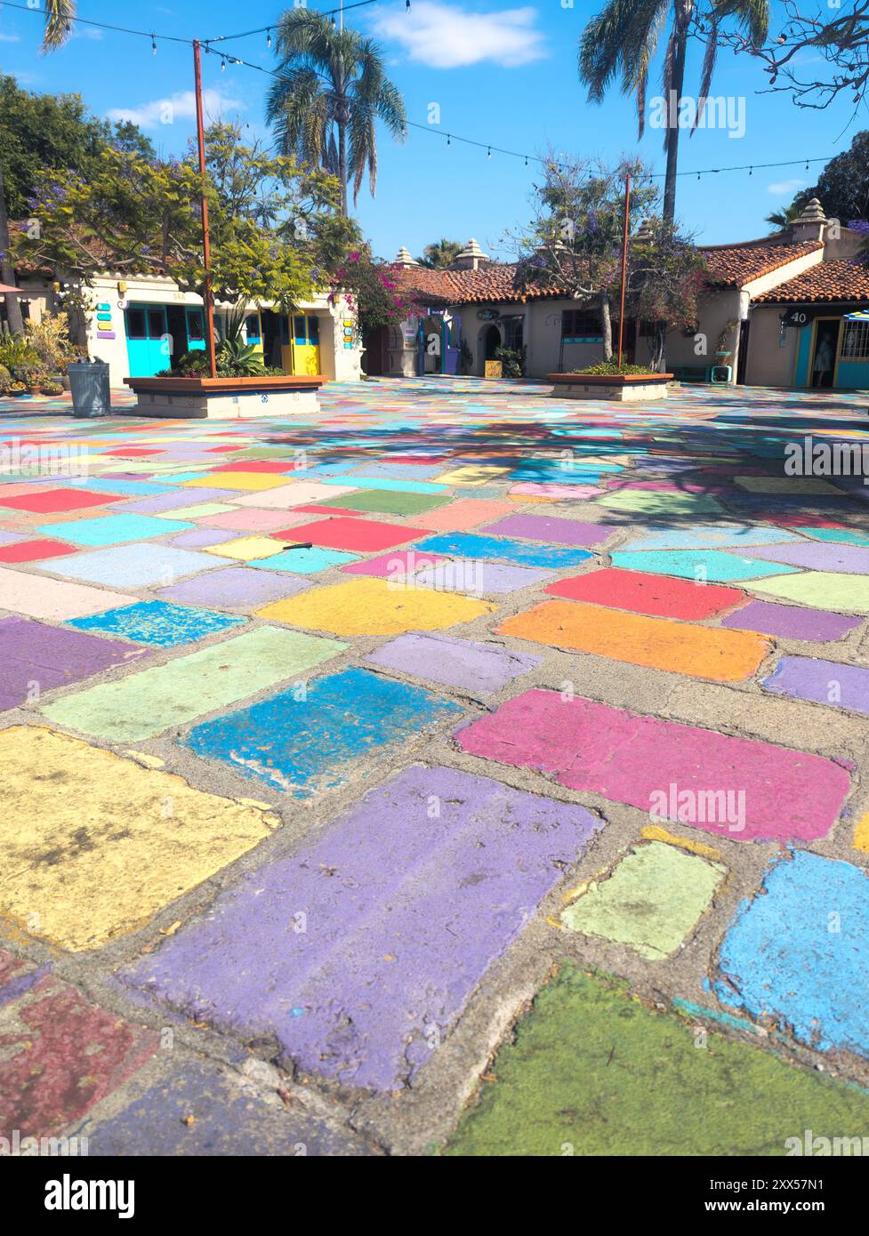 Bunte Steine in einem Einkaufsviertel im Balboa Park Stockfoto