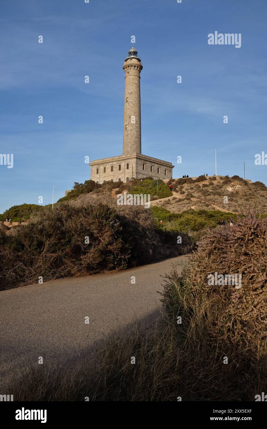 Der berühmte Leuchtturm am Cabo de Palos in der Nähe der Manga del Mar Menor in Cartagena, Spanien. Stockfoto