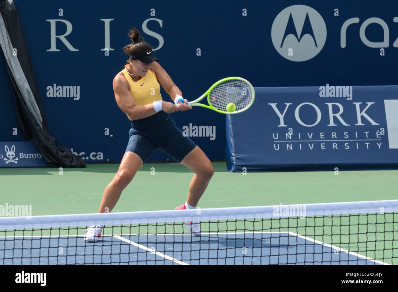 Toronto, ON, Kanada - 4. August 2024: Bianca Andreescu übt am Grant Court während der National Bank Open im Sobeys Stadium Stockfoto