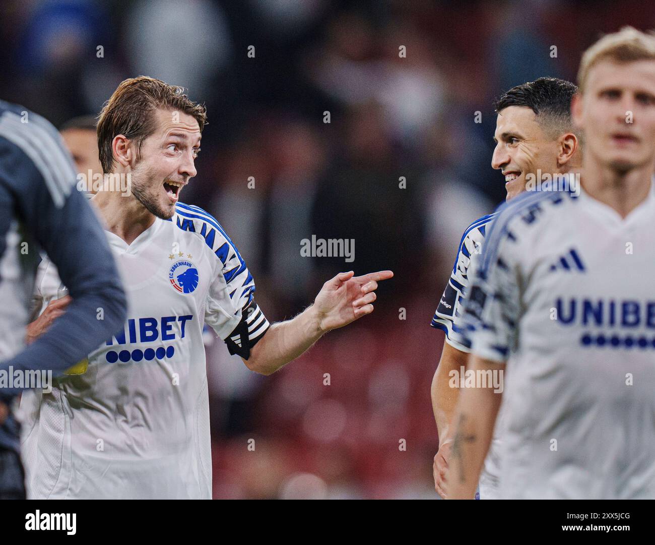 Kopenhagen, Dänemark. August 2024. FCK-Spieler Rasmus Falk und Mohamed Elyounoussi nach dem Qualifikationsspiel der Conference League zwischen dem FC Kopenhagen und Kilmarnock FC am Donnerstag, den 22. August 2024 in Kopenhagen. (Foto: Liselotte Sabroe/Ritzau Scanpix) Credit: Ritzau/Alamy Live News Stockfoto