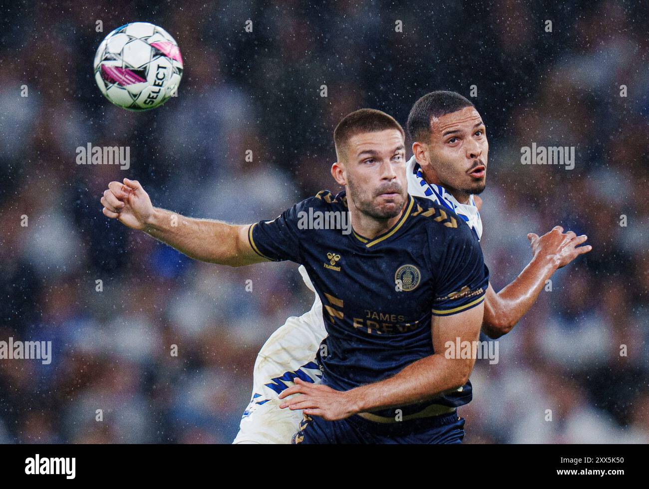 Kopenhagen, Dänemark. August 2024. Gabriel Pereira und Innes Cameron des FC Kilmarnock während des Qualifikationsspiels der Conference League zwischen dem FC Kopenhagen und Kilmarnock FC am Donnerstag, den 22. August 2024 in Kopenhagen. (Foto: Liselotte Sabroe/Ritzau Scanpix) Credit: Ritzau/Alamy Live News Stockfoto