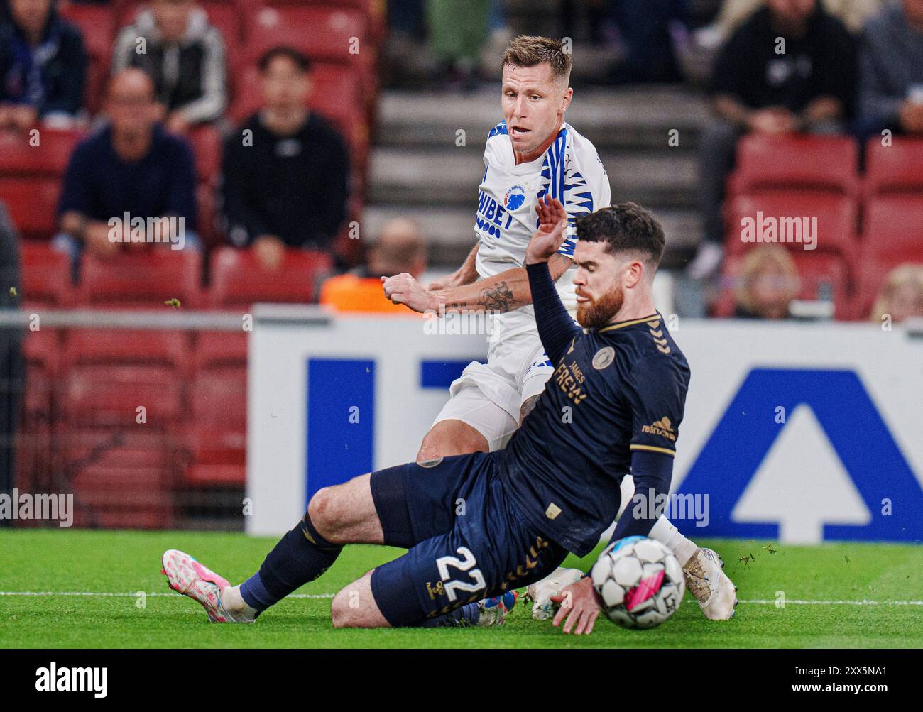 Kopenhagen, Dänemark. August 2024. Lukas Lerager und Liam Donnelly des FC Kilmarnock während des Qualifikationsspiels der Conference League zwischen dem FC Kopenhagen und Kilmarnock FC am Donnerstag, den 22. August 2024 in Kopenhagen. (Foto: Liselotte Sabroe/Ritzau Scanpix) Credit: Ritzau/Alamy Live News Stockfoto