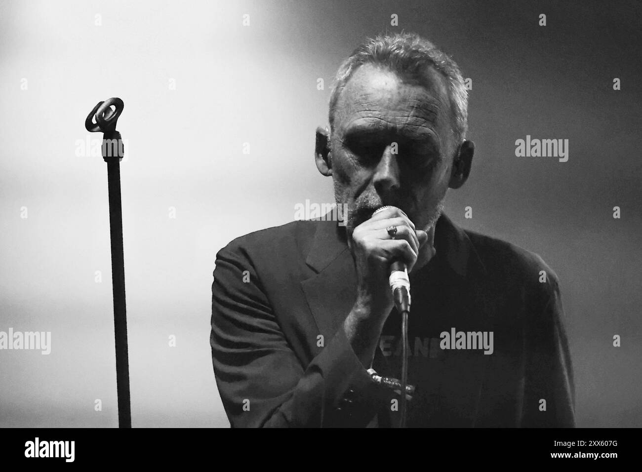 Green man Festival, Brecon Beacons, Wales, Großbritannien. August 2024. Die Jesus und Maria Kette beim Green man Festival. Im Bild: Jim Reid – Gesang. Hinweis: Nidpor/Alamy Live News Stockfoto