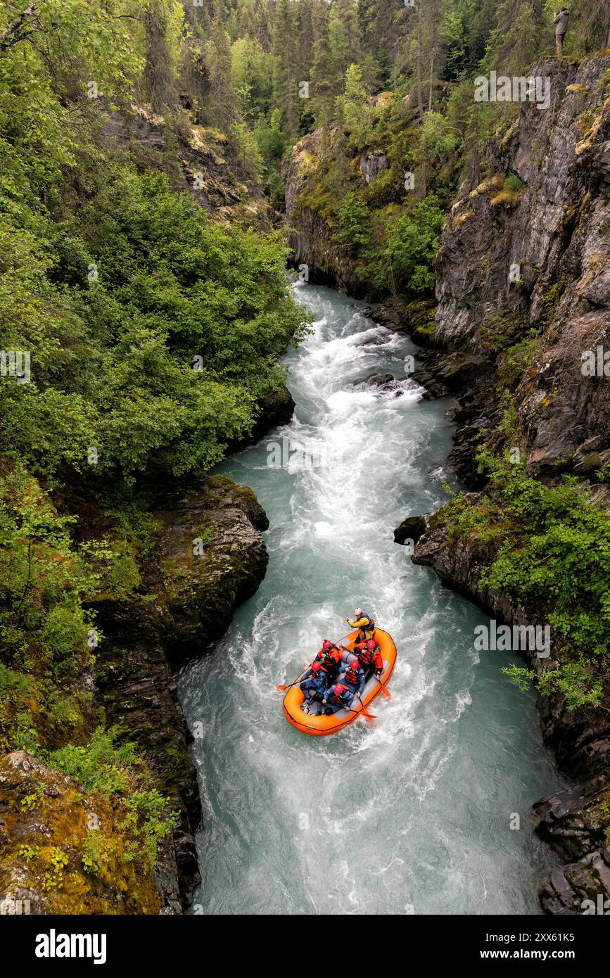 Wildwasser-Rafting auf dem Six Mile Creek - Chugach National Forest auf der Kenai Halbinsel, in der Nähe von Hope, Alaska Stockfoto