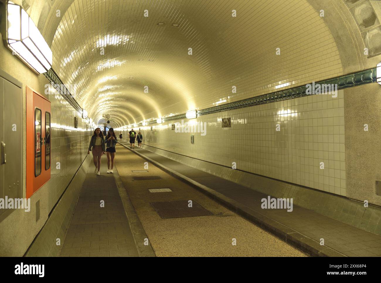 Europa, Deutschland, Hamburg, Stadt, Hafen, Alter Elbtunnel unter der Elbe, restaurierter Osttunnel, Innenansicht, Verbindung zwischen St. Pauli und Hafen Stockfoto