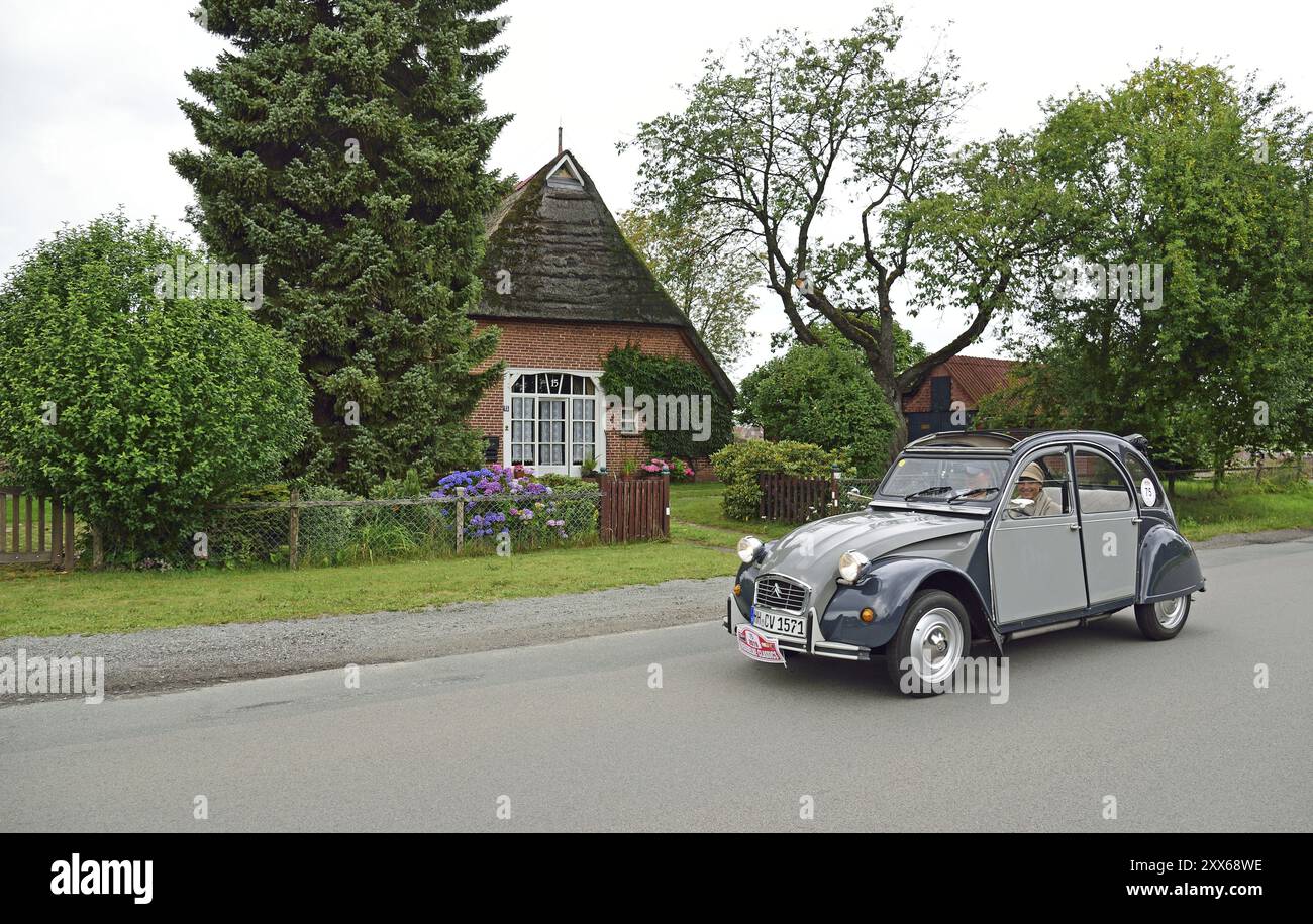 Europa, Deutschland, Niedersachsen, Niederelbe Classics, Oldtimer Tour, Citroen 2 CV, Ente, Jahr 1987, Europa Stockfoto