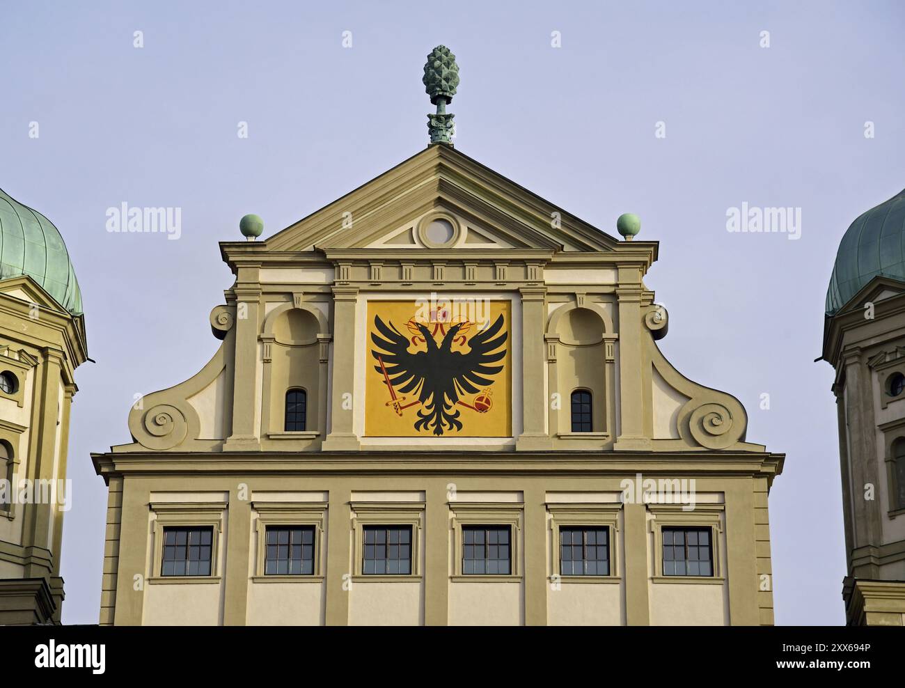 Europa, Deutschland, Bayern, Schwaben, Augsburg, Rathausmarkt, Rathaus, Renaissance, erbaut 1615 bis 1620 von Elias Holl, Gibel und Wappen, Europa Stockfoto