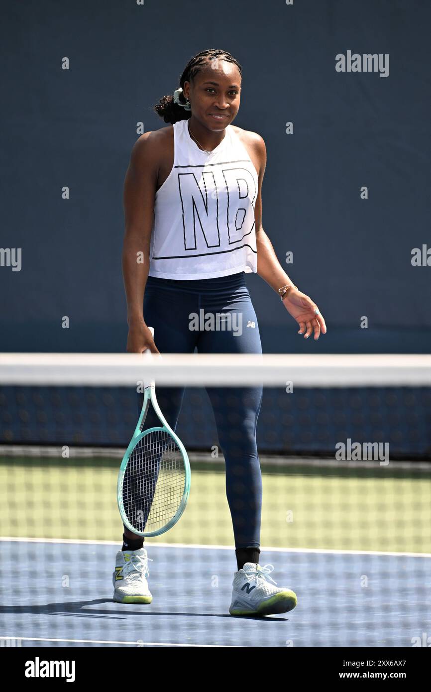 Flushing NY, USA. August 2024. Coco Gauff wird am 22. August 2024 auf dem Übungsplatz im USTA Billie Jean King National Tennis Center in Flushing Queens gesehen. Quelle: Larry Marano © 2024/Alamy Live News Stockfoto