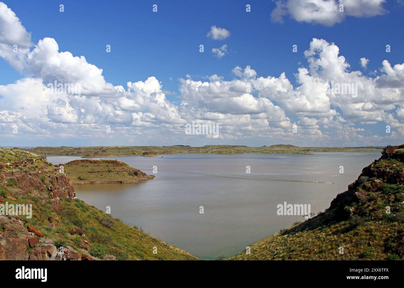 Der Hardap-Staudamm und -See in Namibia, der größte Staudamm des Landes, der Hardap-Staudamm in Namibia Stockfoto