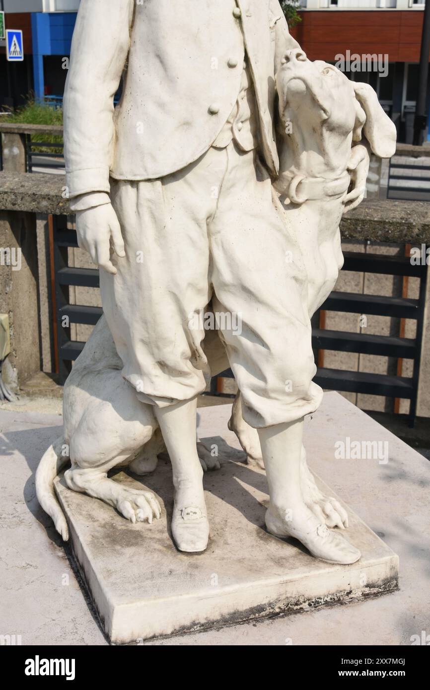 Skulptur à Valenciennes. Jean Baptiste Carpeaux, né à Valenciennes en 1827, mort à Courbevoie en 1875. LE PRINCE IMPÉRIAL ET SON CHIEN NÉRO Stockfoto