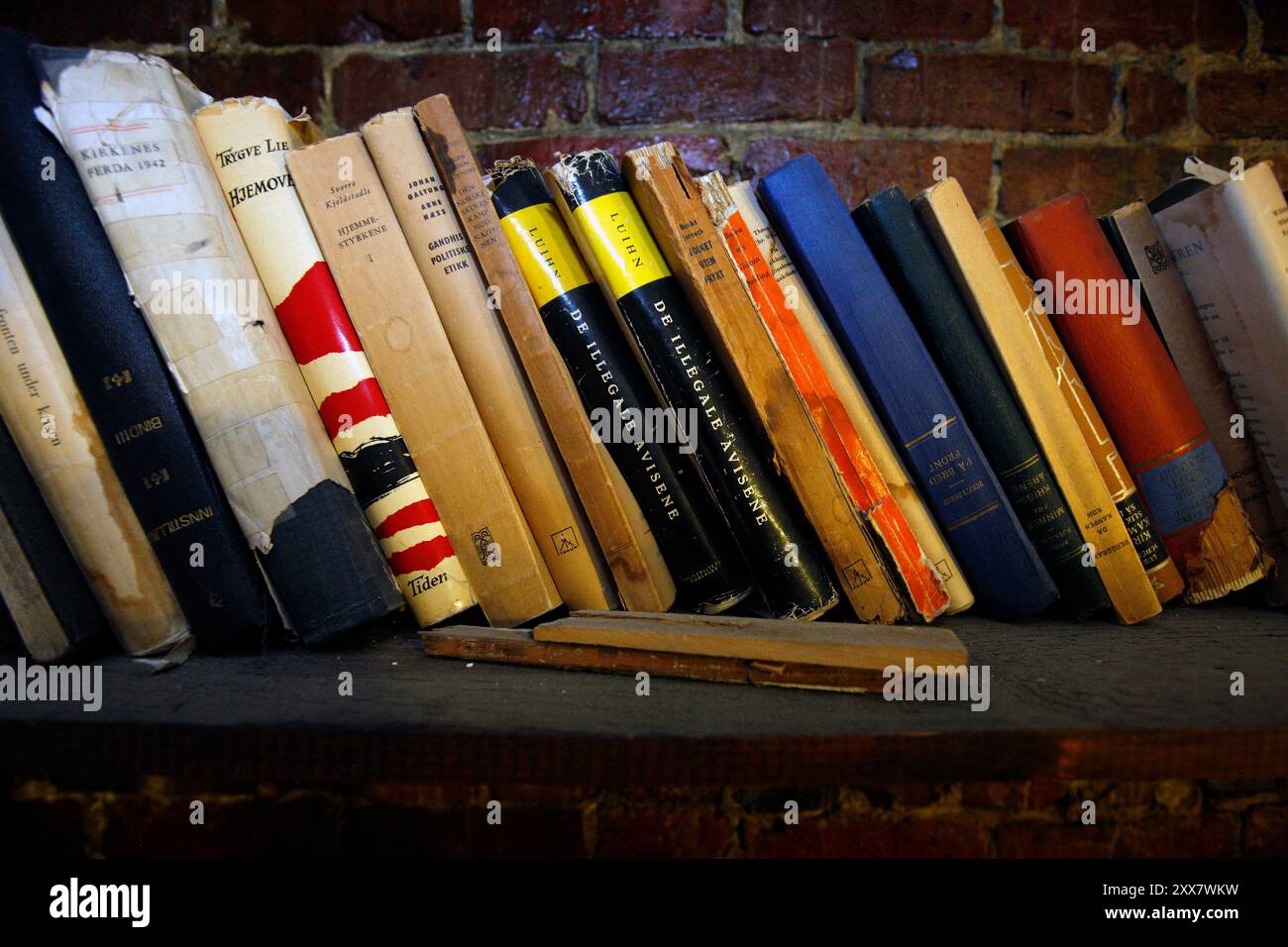 Die wachsenden Forderungen nach politischem Wandel im Nahen Osten richten neue Aufmerksamkeit auf Gene Sharp, einen Gelehrten aus Boston, Massachusetts, der sein Leben damit verbracht hat, gewaltfreie Proteste zu erforschen und Anleitungen für Menschen zu veröffentlichen, die hoffen, ihre Regierungen in Richtung Demokratie zu bewegen Stockfoto