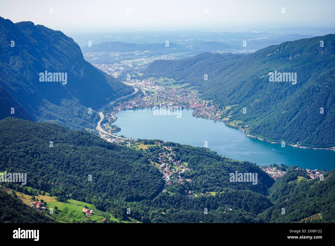 Fantastischer Blick auf den südlichen Teil des Luganer Sees Stockfoto