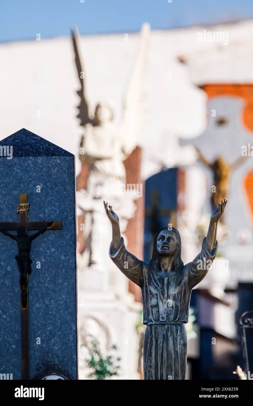 Statue des Gottes auf dem Alhambra-Friedhof Stockfoto