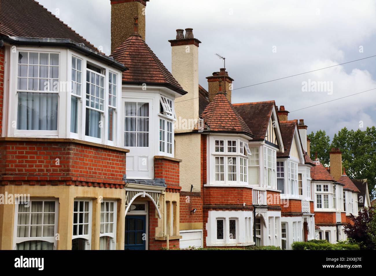 Sutton Town in London Borough of Sutton in South London, Großbritannien. Landseer Road Naturschutzgebiet mit berühmten Villen. Stockfoto