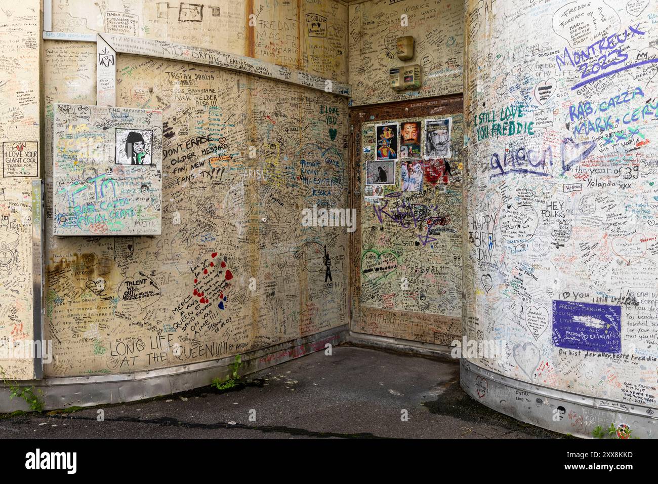 Schweiz, Kanton Waadt, Montreux, Casino Barriere, Queen die Studio Experience Ausstellung, Mountain Studios Aufnahmestudio, das von 1979 bis 1993 der Queen Gruppe gehörte, Fan Graffiti am Ausgang der Mountain Studios Stockfoto