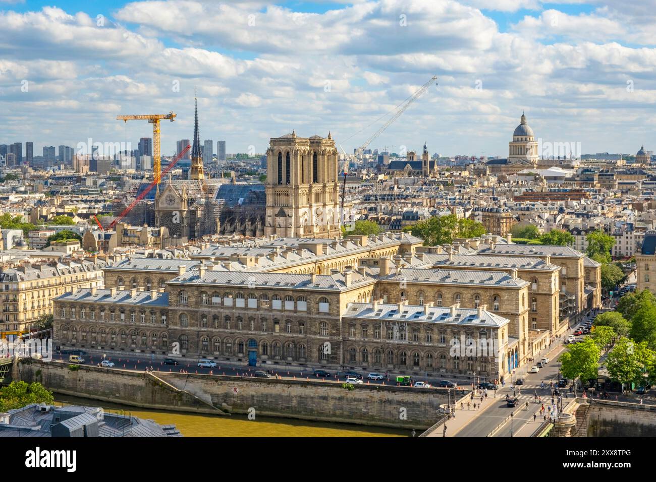 Frankreich, Paris, Viertel Chatelet, die von der UNESCO gelisteten Ufer der seine, das Krankenhaus Hôtel Dieu, die Kathedrale Notre Dame de Paris und das Pantheon von der Spitze des St. Jacques Turms Stockfoto
