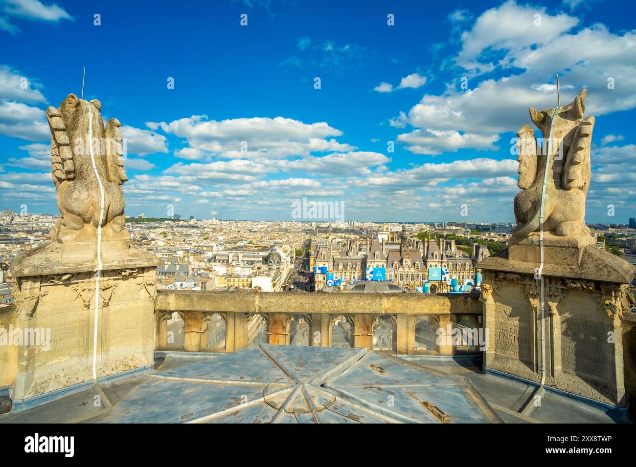 Frankreich, Paris, Chatelet Viertel, UNESCO-gelistetes Gebiet, das Rathaus für die Olympischen Spiele in Paris, von der Spitze des Saint Jacques Turms Stockfoto