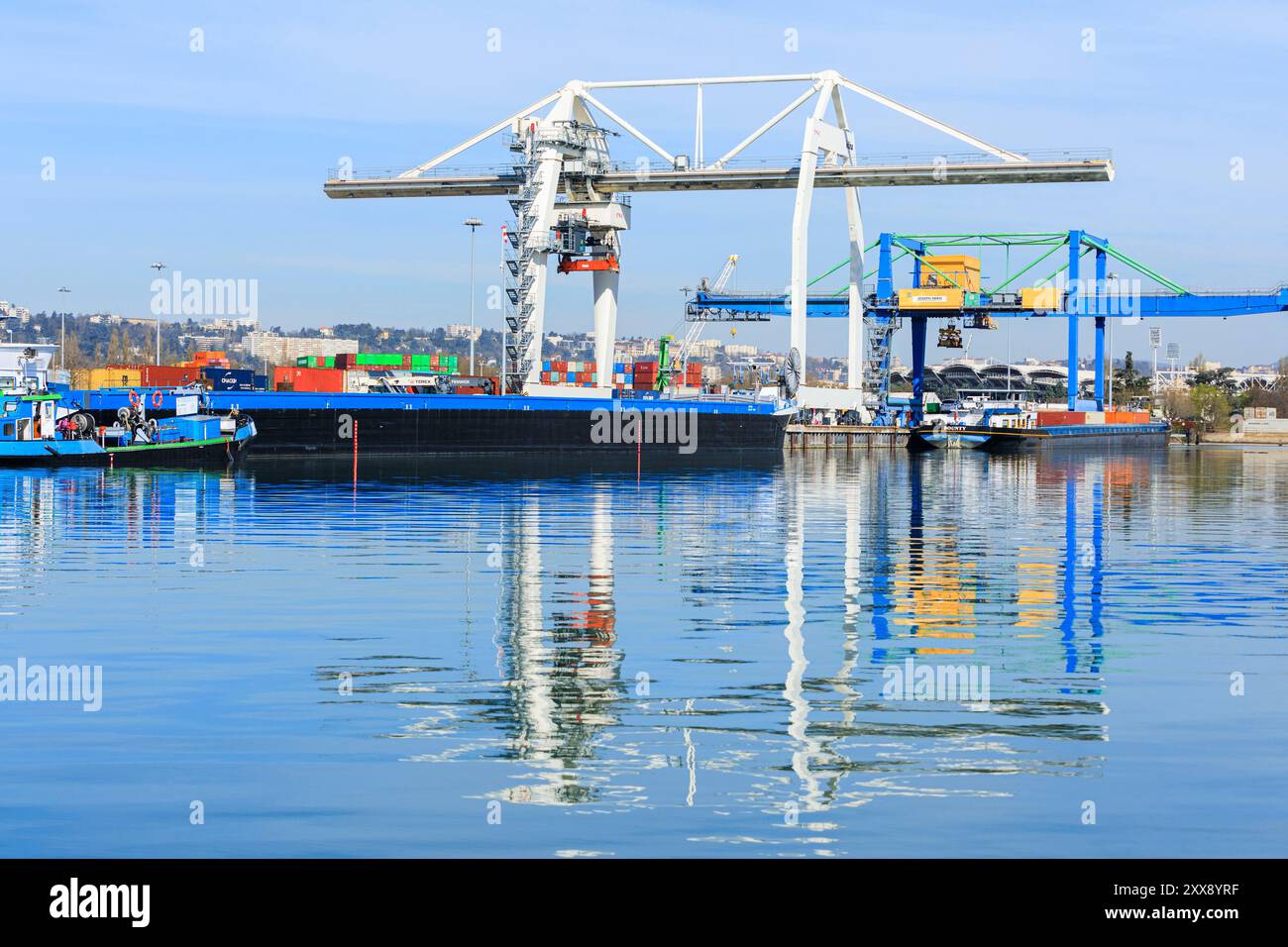 Frankreich, Rhone, Lyon, 7. Arrondissement, Bezirk Gerland, Edouard Herriot Hafen, Rhone Fluss Stockfoto