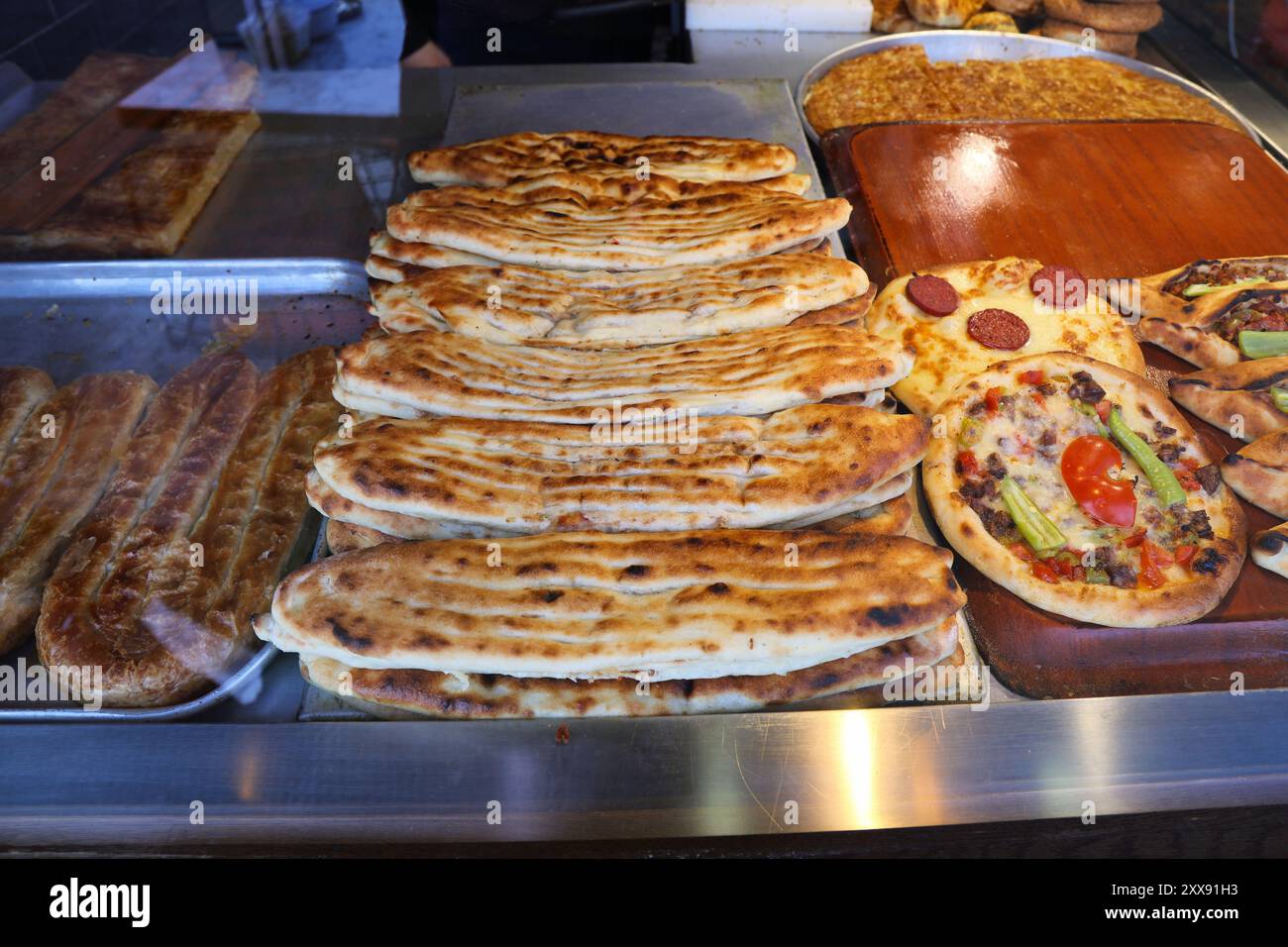 Kuschelbrot in einer Bäckerei in Istanbul, Türkei. Stockfoto