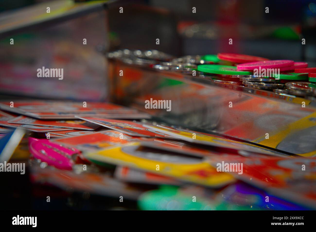 Classic Arcade: Spielautomat gefüllt mit Münzen 2 Stockfoto