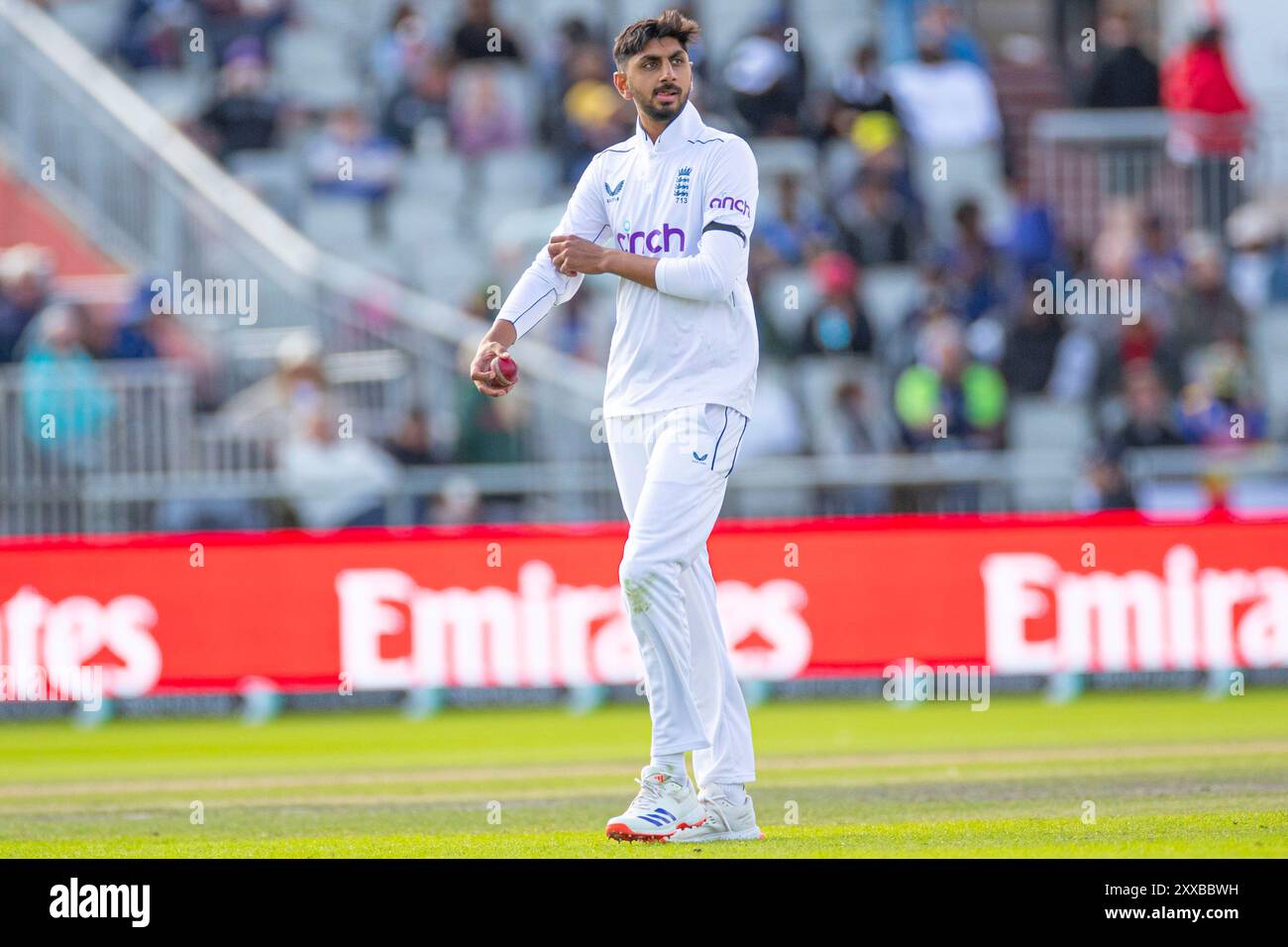 Shoaib Bashir #67 von England während des 1. Rothesay Test Matches zwischen England und Sri Lanka im Emirates Old Trafford, Manchester am Freitag, den 23. August 2024. (Foto: Mike Morese | MI News) Credit: MI News & Sport /Alamy Live News Stockfoto