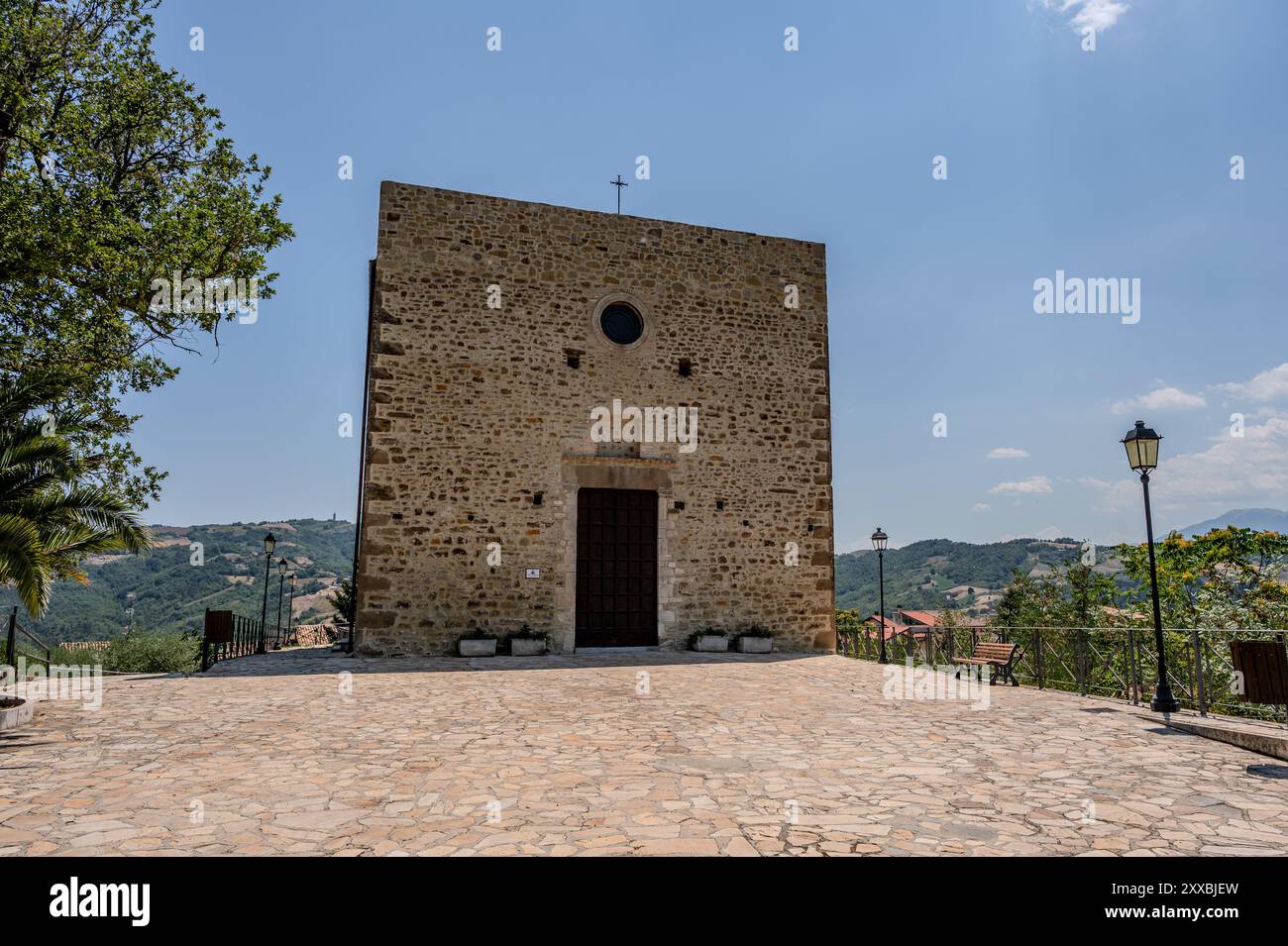 Die Kirche S. Maria a Porto Lungo ist von bemerkenswertem künstlerischem Interesse und stammt aus dem 14. Jahrhundert und befindet sich auf einem alten heidnischen Tempel in Rom Stockfoto