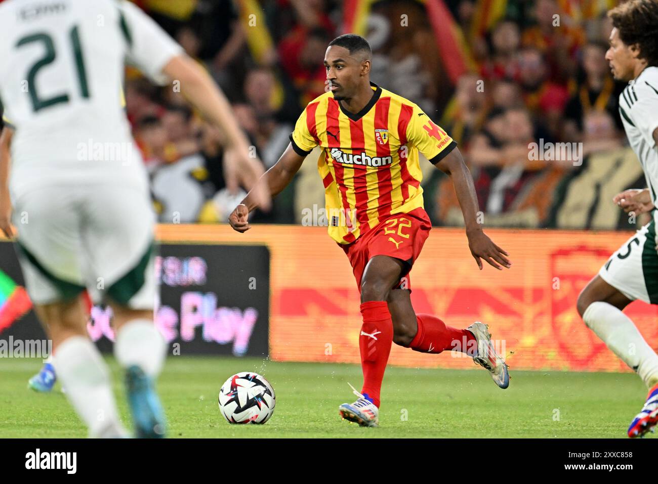Wesley Said (22) von RC Lens, die während der Conference League gezeigt wurden, spielte das erste Legspiel in der Saison 2024-2025 zwischen Racing Club de Lens und Panathinaikos am 22. August 2024 in Lens, Frankreich. (Foto von David Catry / Sportpix ) Stockfoto