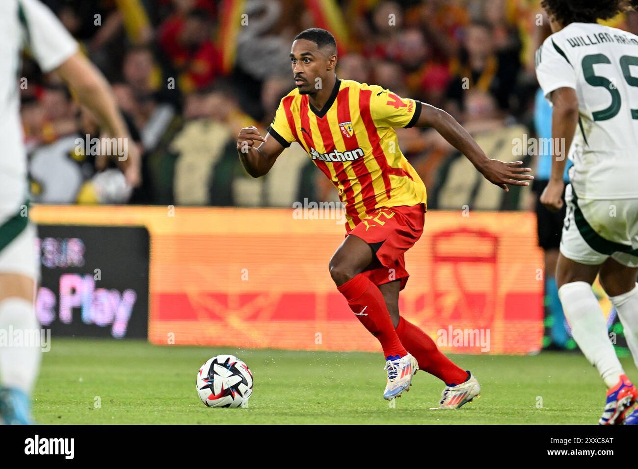 Wesley Said (22) von RC Lens, die während der Conference League gezeigt wurden, spielte das erste Legspiel in der Saison 2024-2025 zwischen Racing Club de Lens und Panathinaikos am 22. August 2024 in Lens, Frankreich. (Foto von David Catry / Sportpix ) Stockfoto