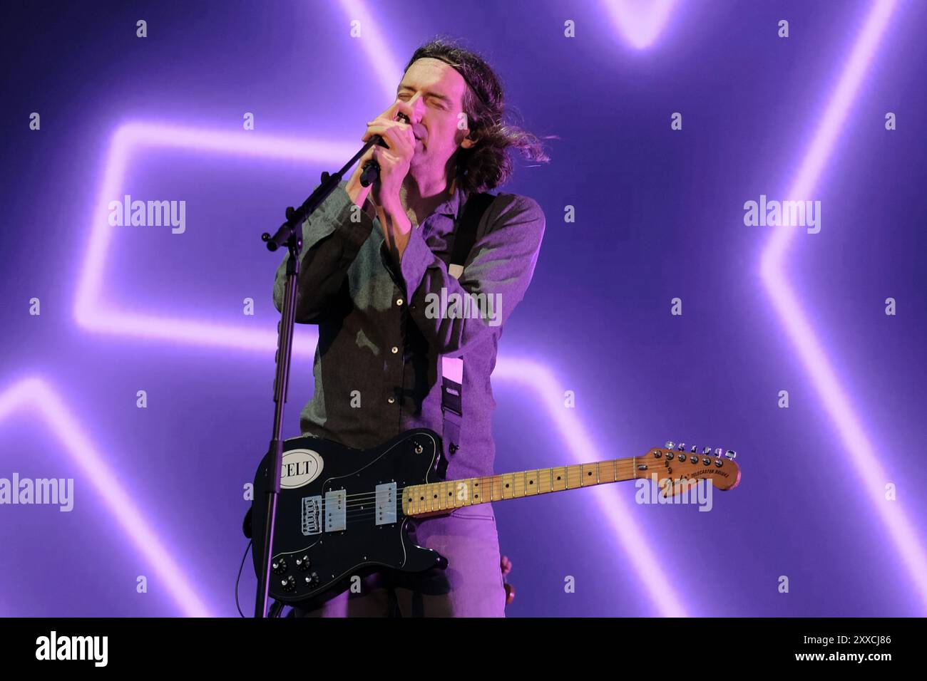 Southsea, Großbritannien. August 2024. Der in Irland geborene Musiker Gareth John Lightbody, auch bekannt als Gary Lightbody, trat live auf der Bühne des Victorious Festivals auf. (Foto: Dawn Fletcher-Park/SOPA Images/SIPA USA) Credit: SIPA USA/Alamy Live News Stockfoto