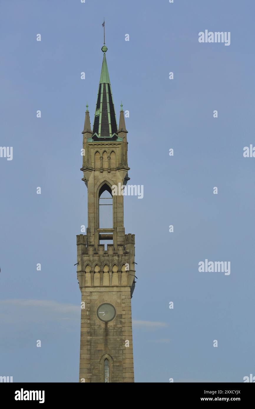 Schlanker Turm des Bahnhofsgebäudes, des Bahnhofs, des Gebäudes, schlank, dünn, Turm, Clipping, Konstanz, Obersee, Bodensee, Bodensee Stockfoto