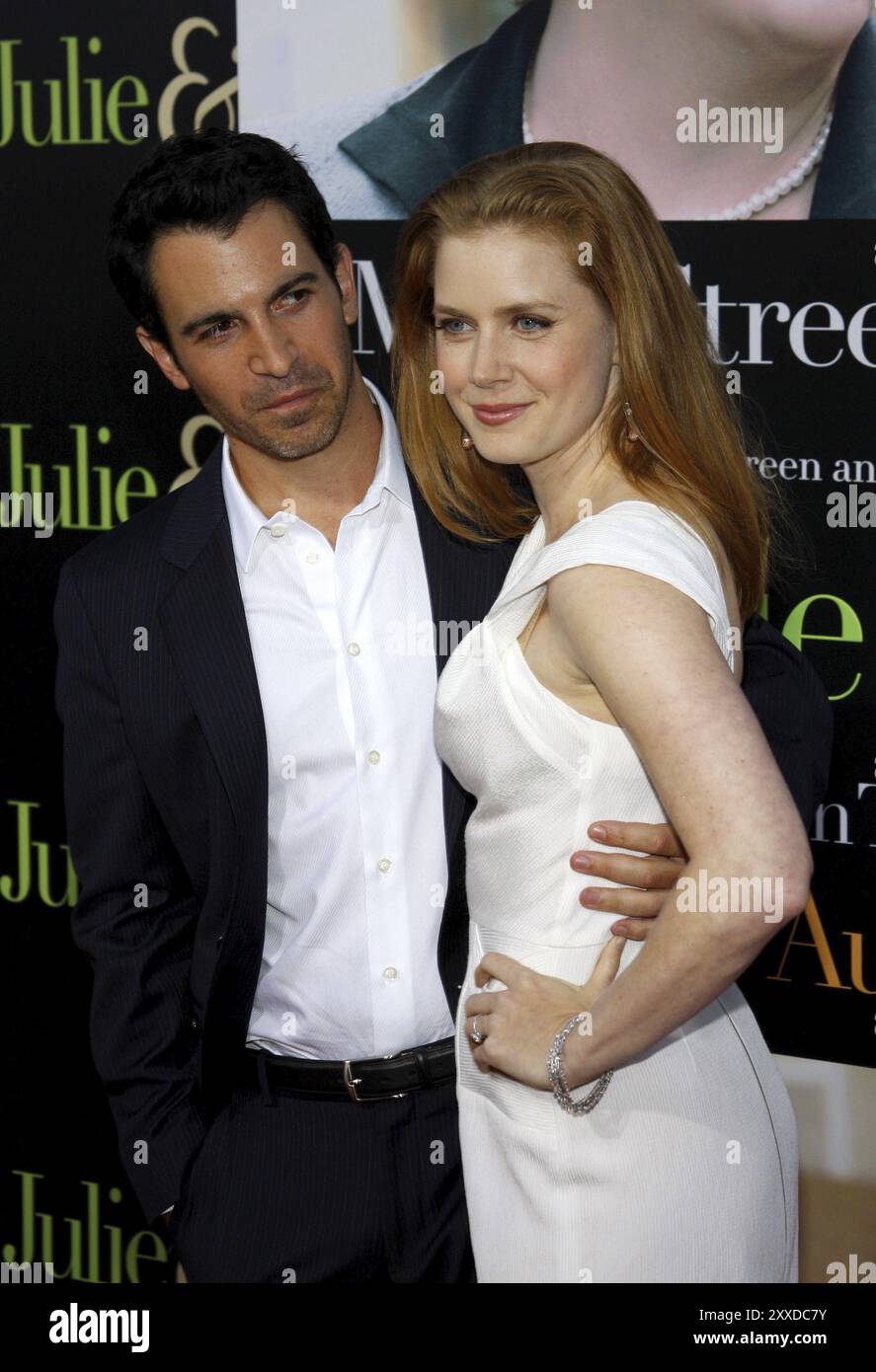 Chris Messina und Amy Adams bei der Premiere von „Julie and Julia“ in Los Angeles am 26. Juli 2009 im Mann Village Theatre in Westwood, USA Stockfoto