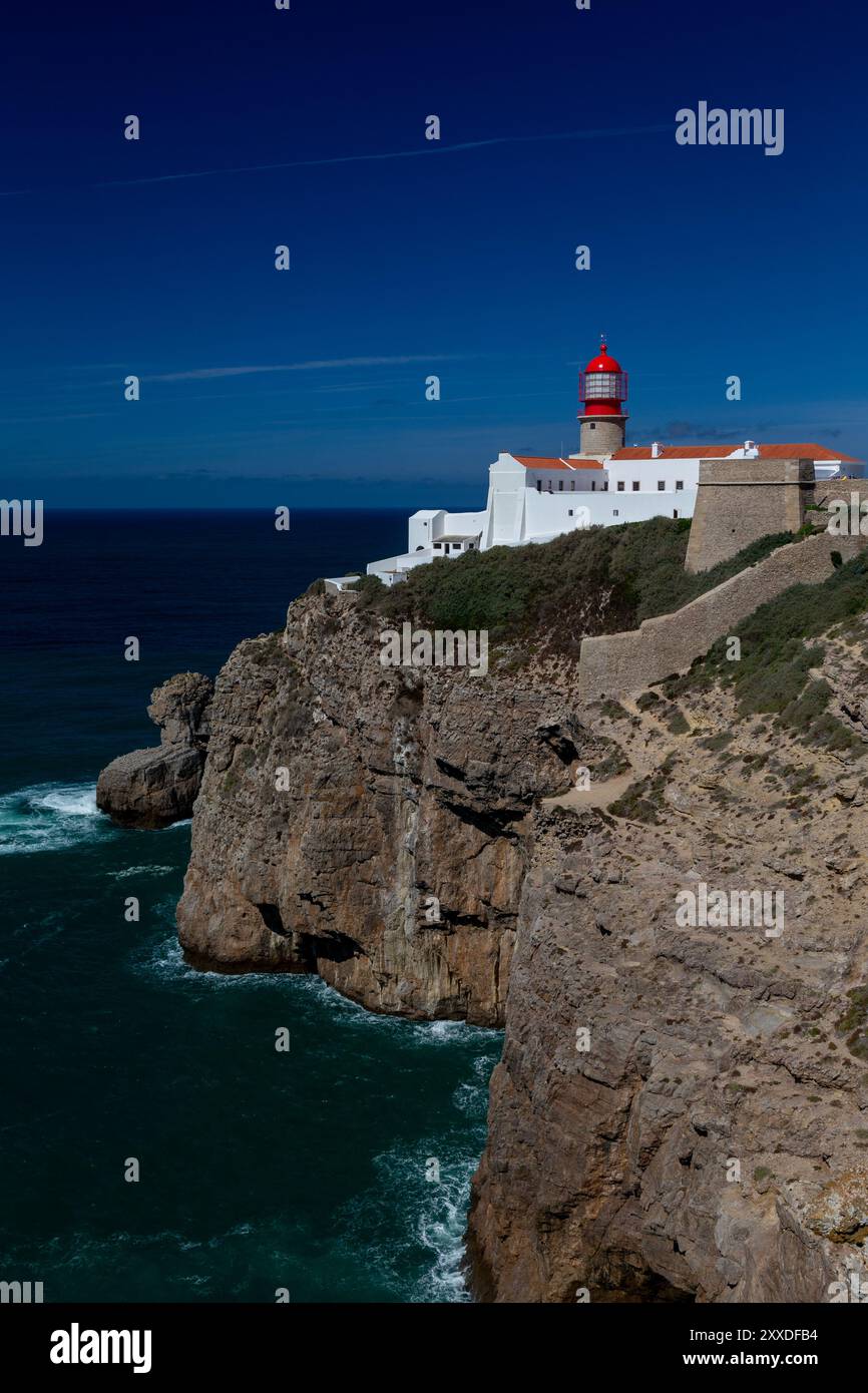 Leuchtturm am Cabo de Sao Vicente an der Algarve, Portugal. Der Leuchtturm am Kap St. Vincent oder Cabo de Sao Vicente, der südwestlichste Punkt von m Stockfoto