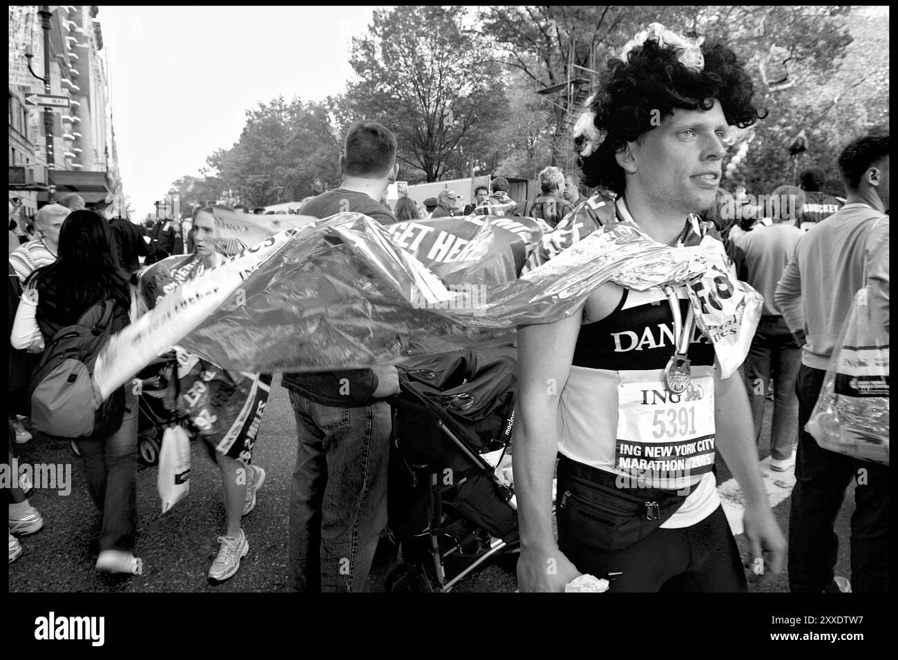 New York, NY, USA, 6. November 2005: Der ING New York Marathon. Dänische Läufer schwitzen bei einem ungewöhnlich heißen Marathon. / Politiken Stockfoto