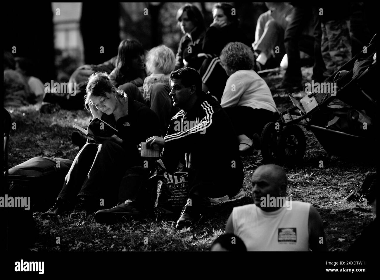 New York, NY, USA, 6. November 2005: Der ING New York Marathon. Dänische Läufer schwitzen bei einem ungewöhnlich heißen Marathon. / Politiken Stockfoto